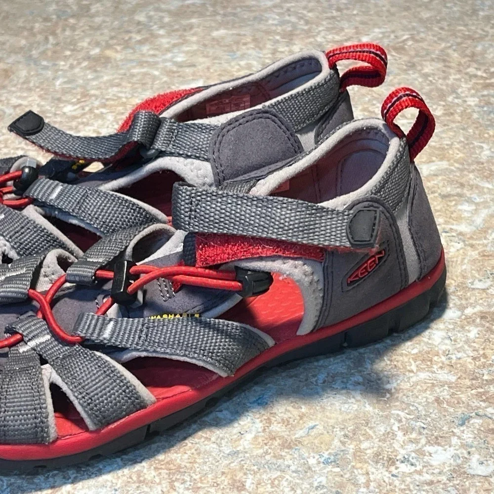 Keen Children's Red & Gray Waterproof Seacamp Outdoor Sandal Shoes Size 3 Youth